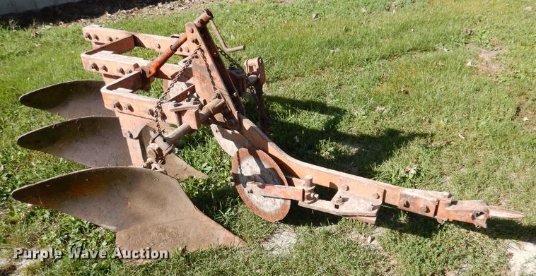 image for item IN9910 1952 Allis Chalmers WD  tractor