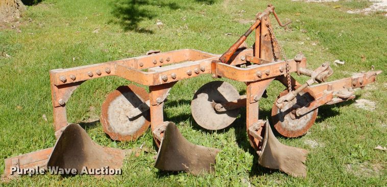 image for item IN9910 1952 Allis Chalmers WD  tractor