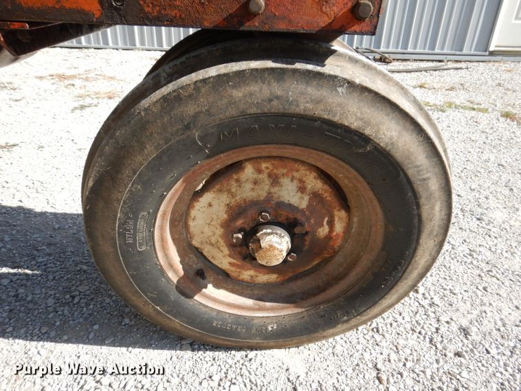 image for item IN9910 1952 Allis Chalmers WD  tractor