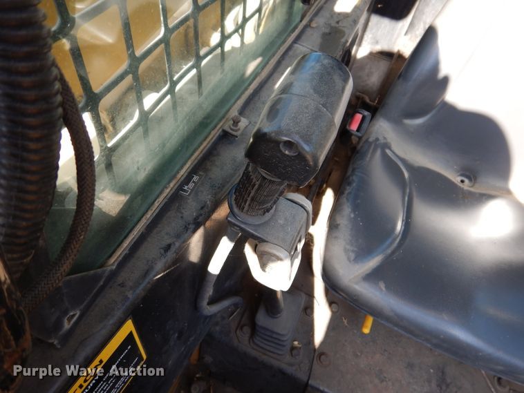 image for item IN9911 1996 John Deere 8875  skid steer loader