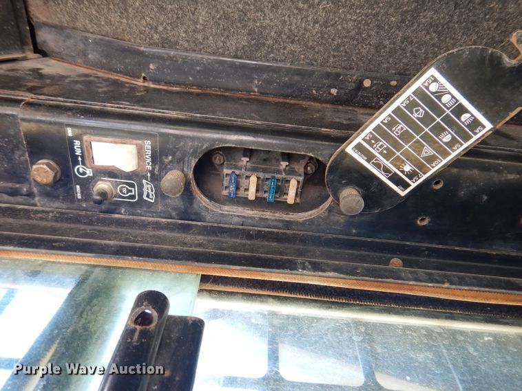 image for item IN9911 1996 John Deere 8875  skid steer loader