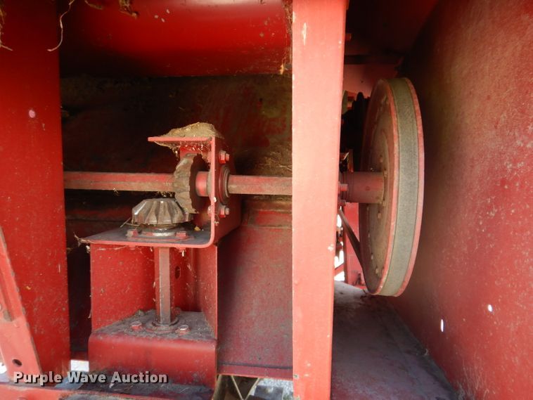 image for item IN9913 1987 Case IH 1660  Axial-Flow combine