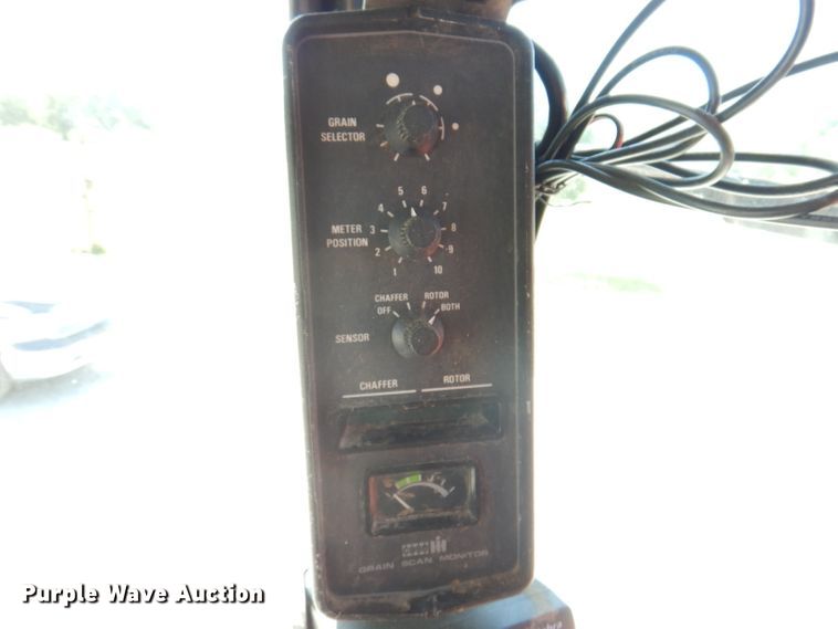 image for item IN9913 1987 Case IH 1660  Axial-Flow combine