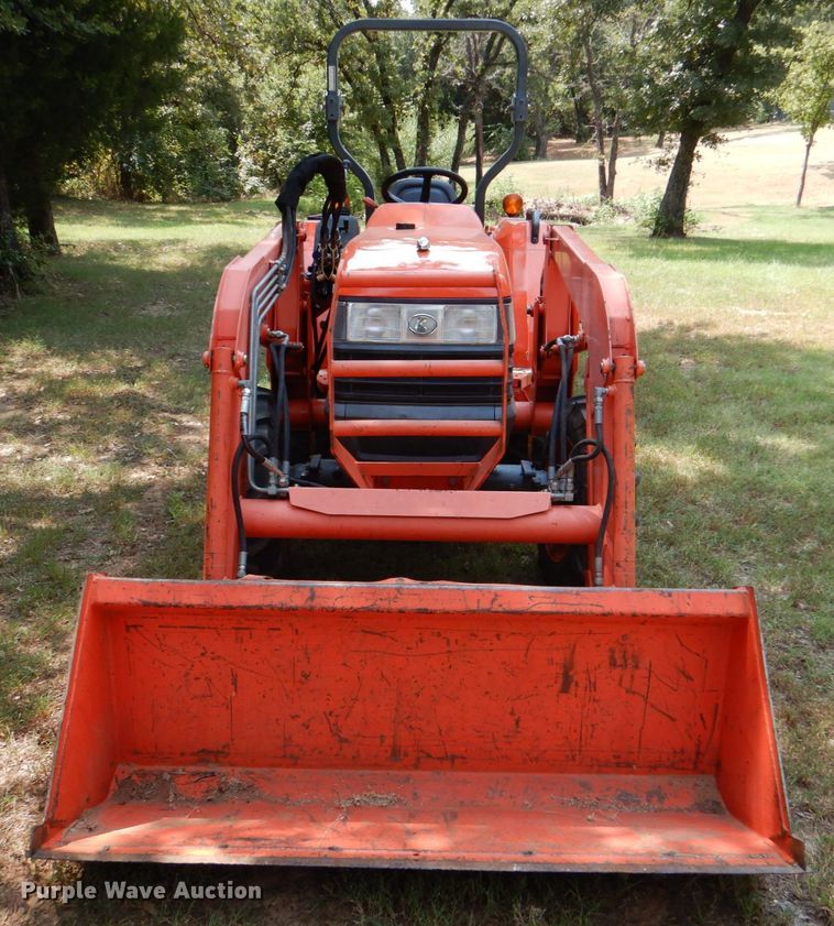 image for item IR9070 2009 Kubota L3400D  MFWD tractor