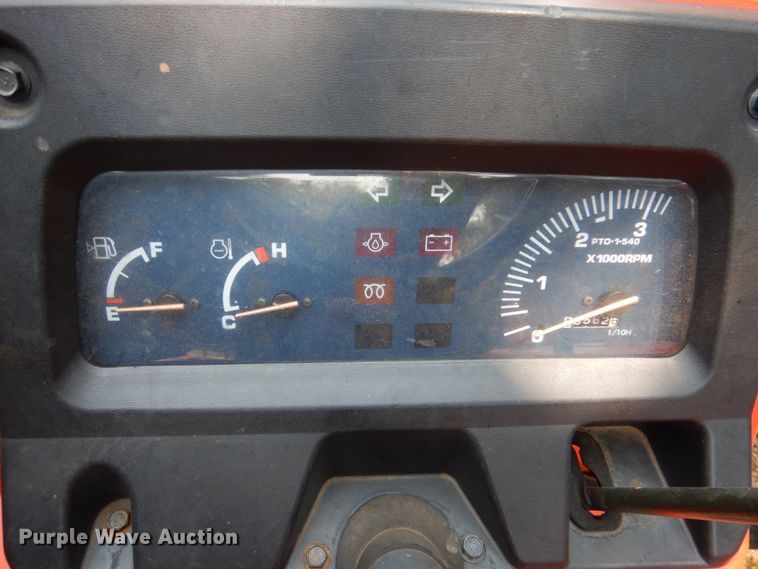 image for item IR9070 2009 Kubota L3400D  MFWD tractor