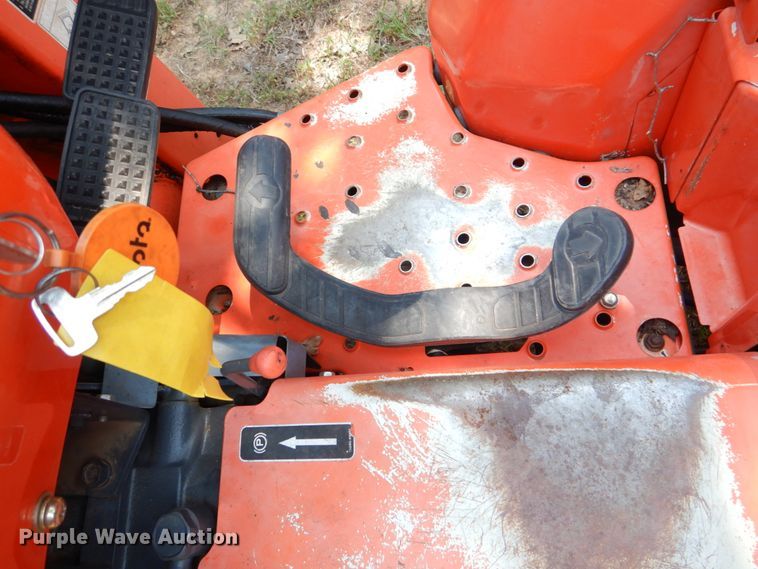 image for item IR9070 2009 Kubota L3400D  MFWD tractor