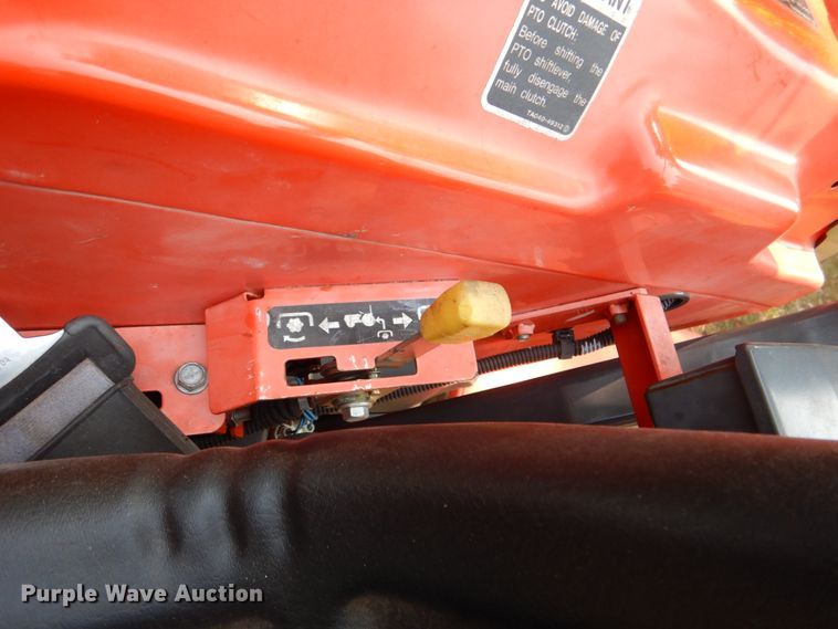 image for item IR9070 2009 Kubota L3400D  MFWD tractor