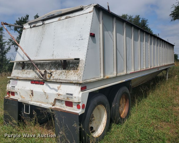 image for item IT9830 1990 Doonan  grain trailer