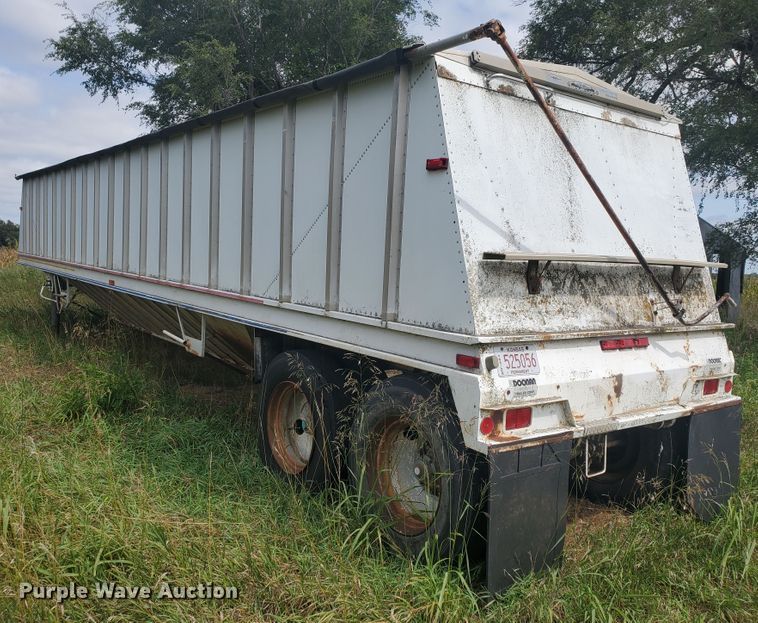 image for item IT9830 1990 Doonan  grain trailer