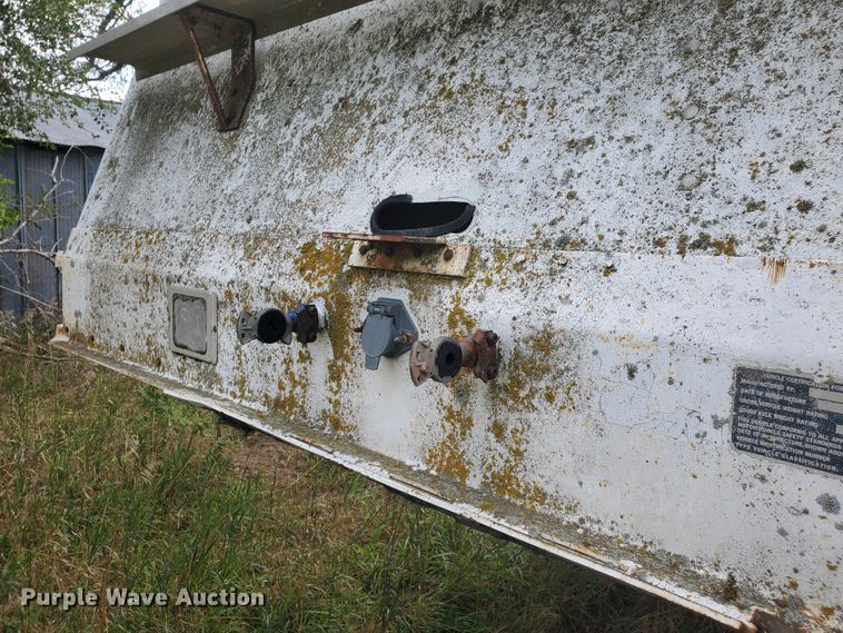 image for item IT9830 1990 Doonan  grain trailer