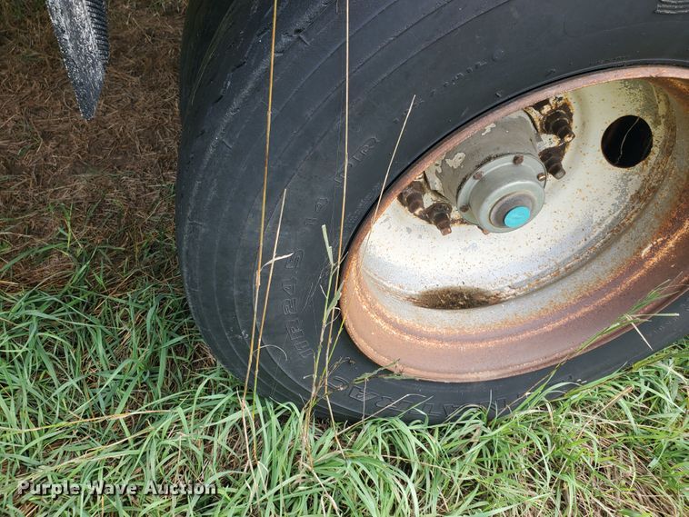 image for item IT9830 1990 Doonan  grain trailer