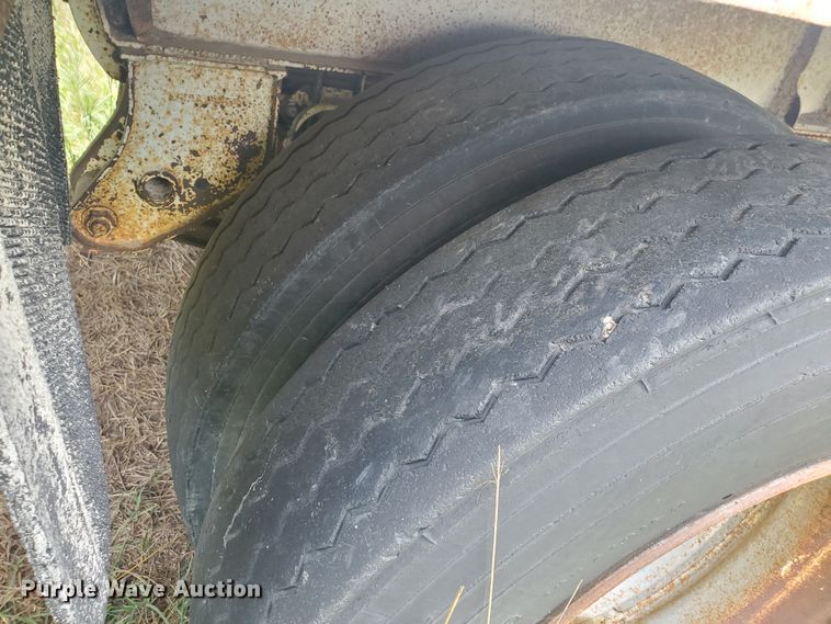 image for item IT9830 1990 Doonan  grain trailer