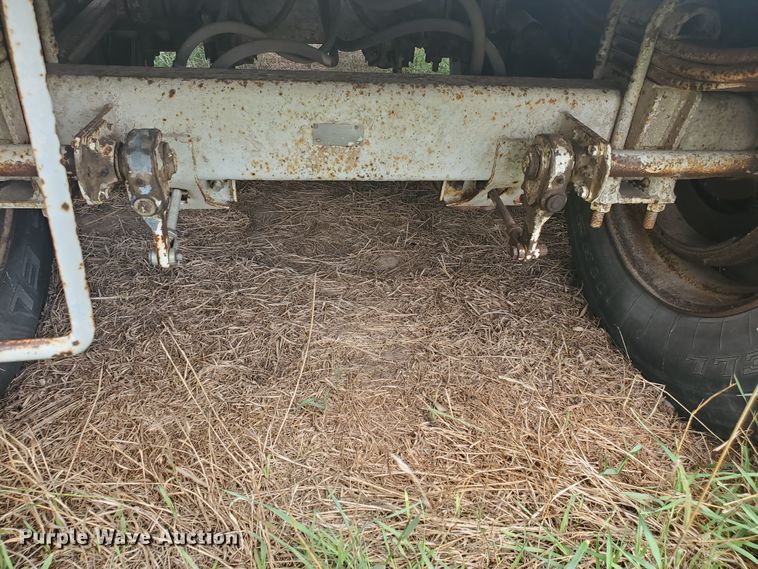 image for item IT9830 1990 Doonan  grain trailer