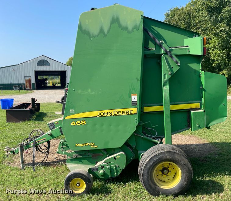 image for item JQ9709 2008 John Deere 468  round baler