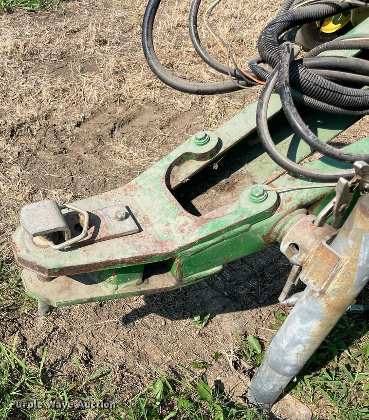 image for item JQ9709 2008 John Deere 468  round baler