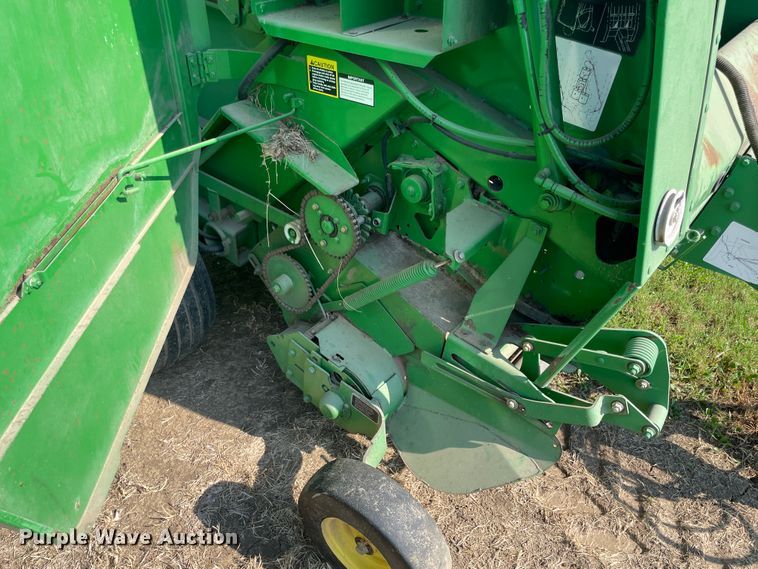 image for item JQ9709 2008 John Deere 468  round baler