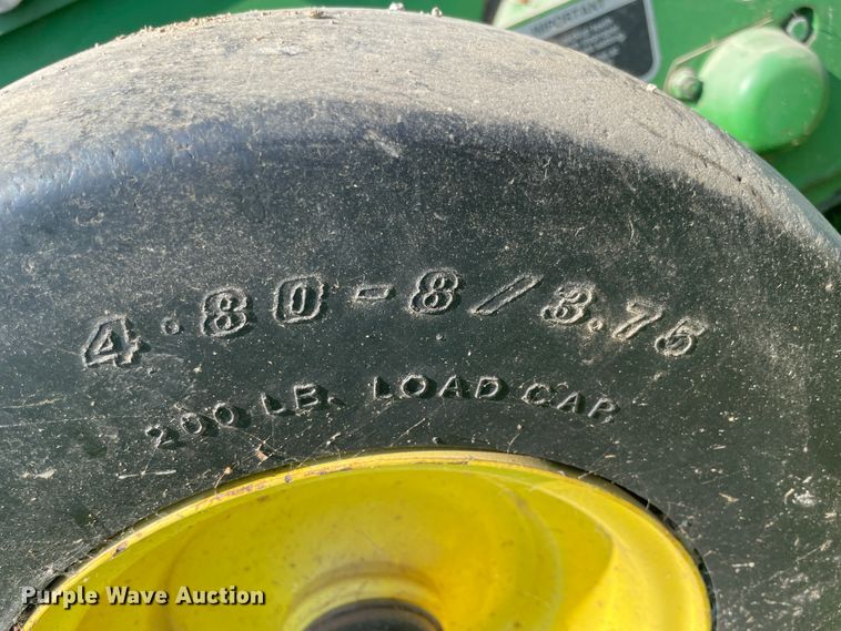 image for item JQ9709 2008 John Deere 468  round baler