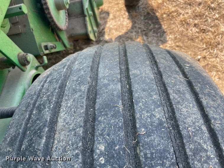 image for item JQ9709 2008 John Deere 468  round baler