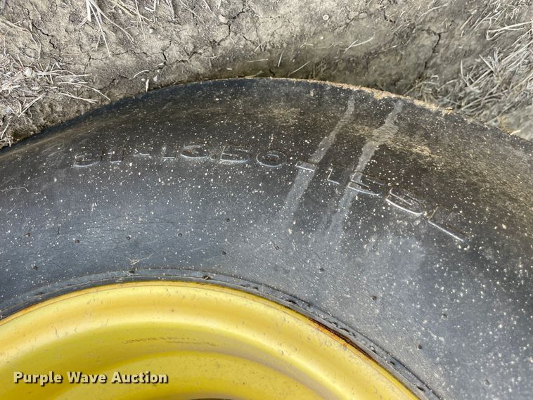 image for item JQ9709 2008 John Deere 468  round baler