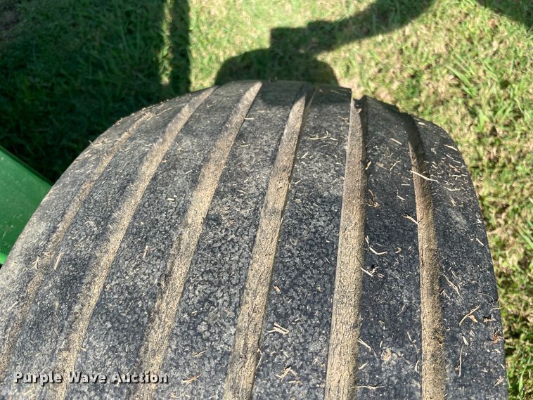 image for item JQ9709 2008 John Deere 468  round baler