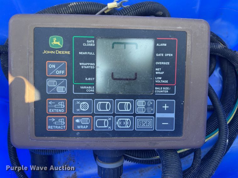 image for item JQ9709 2008 John Deere 468  round baler