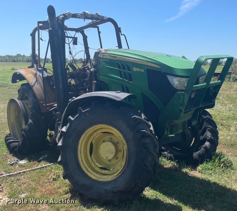 image for item JQ9723 2015 John Deere 6125M  MFWD tractor