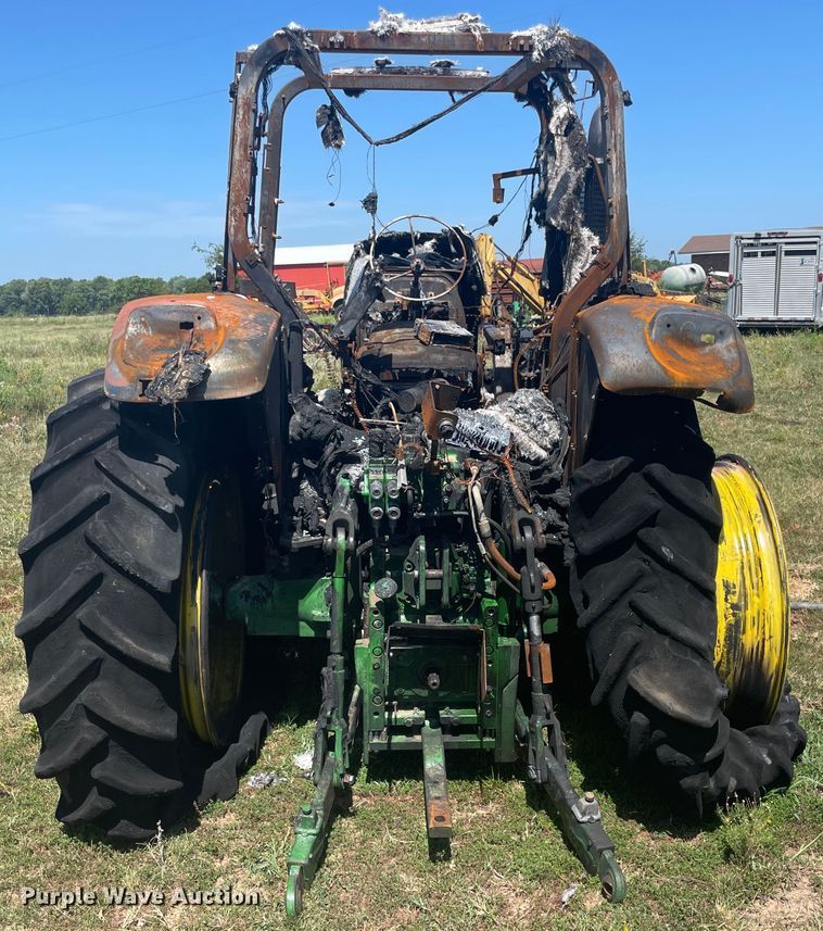 image for item JQ9723 2015 John Deere 6125M  MFWD tractor