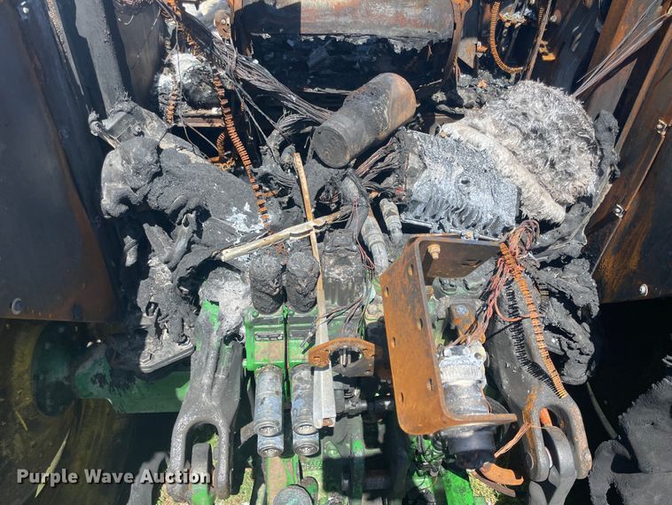 image for item JQ9723 2015 John Deere 6125M  MFWD tractor