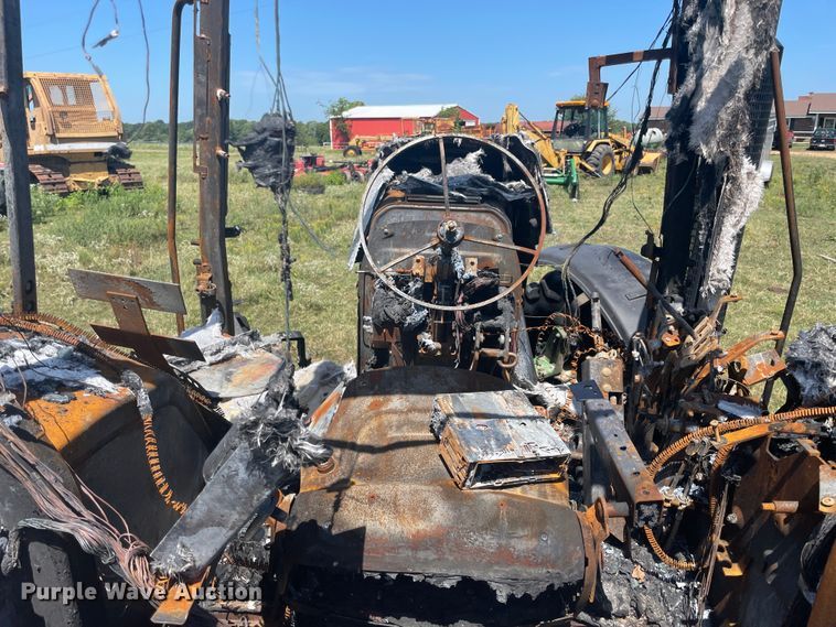 image for item JQ9723 2015 John Deere 6125M  MFWD tractor