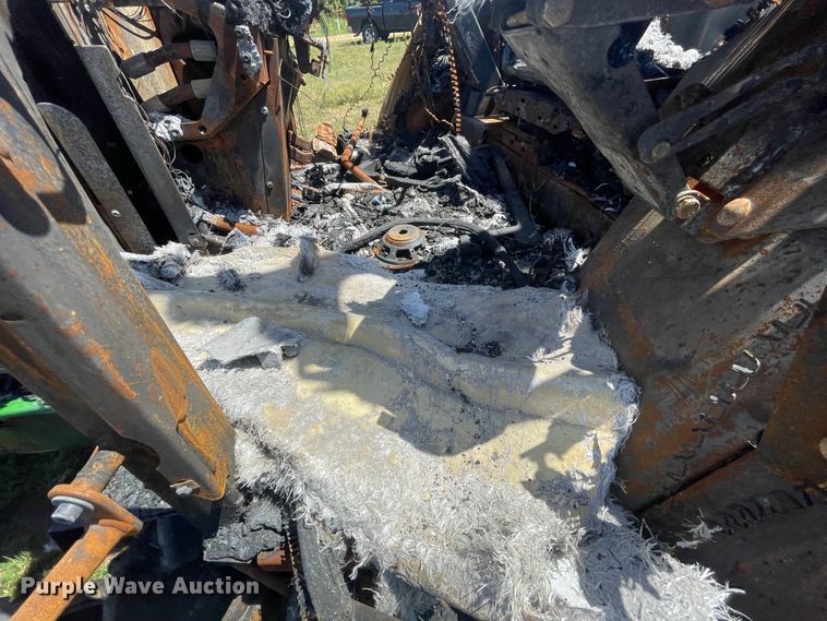 image for item JQ9723 2015 John Deere 6125M  MFWD tractor