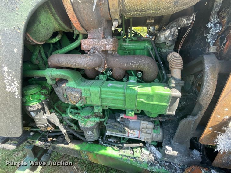 image for item JQ9723 2015 John Deere 6125M  MFWD tractor