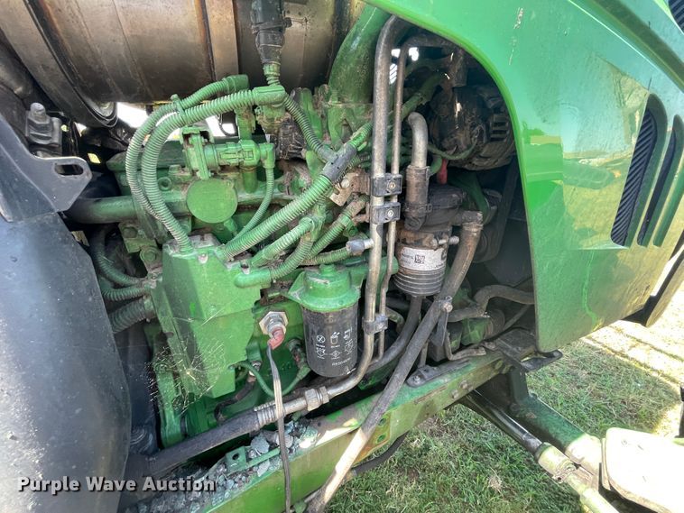 image for item JQ9723 2015 John Deere 6125M  MFWD tractor