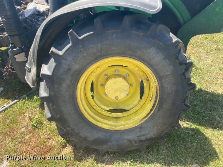 image for item JQ9723 2015 John Deere 6125M  MFWD tractor