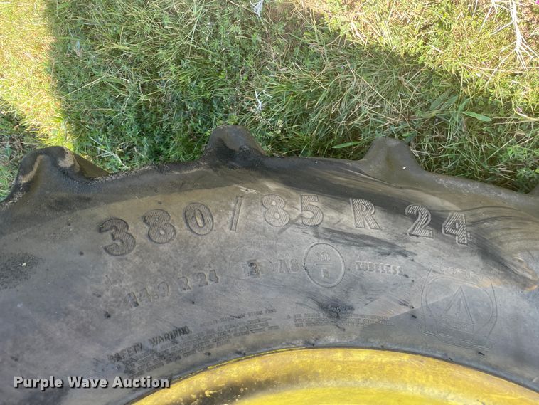 image for item JQ9723 2015 John Deere 6125M  MFWD tractor