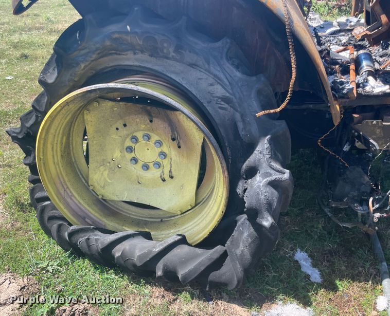 image for item JQ9723 2015 John Deere 6125M  MFWD tractor