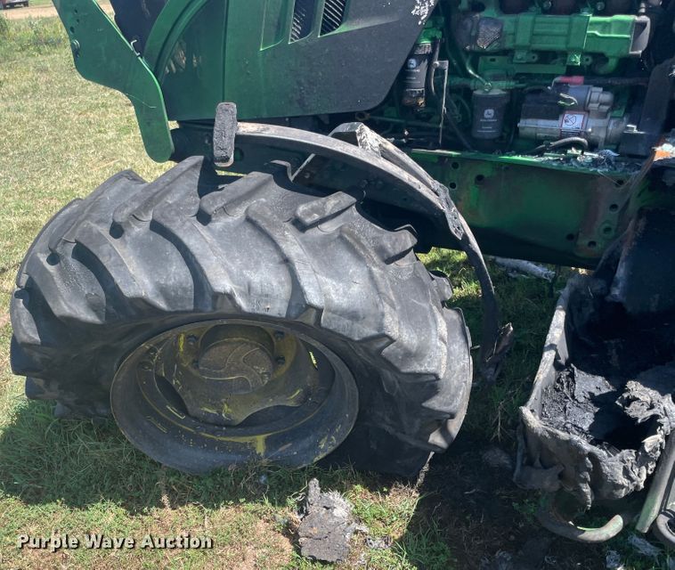 image for item JQ9723 2015 John Deere 6125M  MFWD tractor