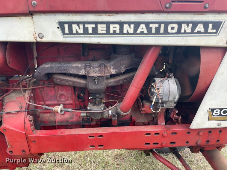 image for item JQ9729 1966 International 806  tractor