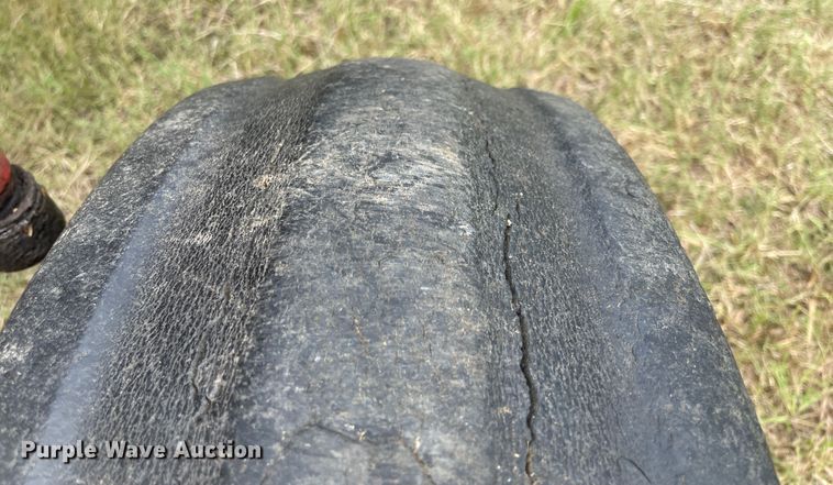 image for item JQ9729 1966 International 806  tractor