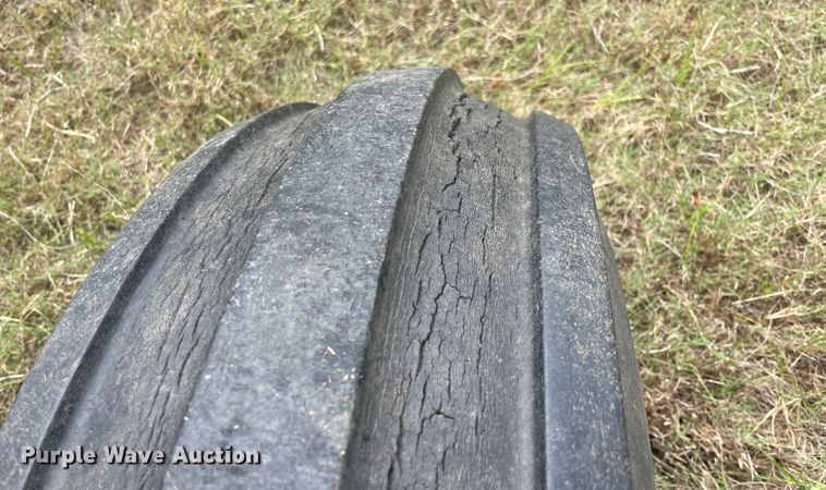 image for item JQ9729 1966 International 806  tractor