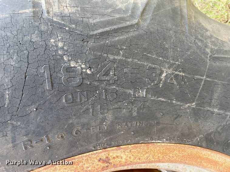 image for item JQ9729 1966 International 806  tractor