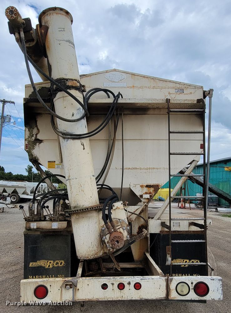 image for item KD9492 1994 International 9400  fertilizer delivery truck