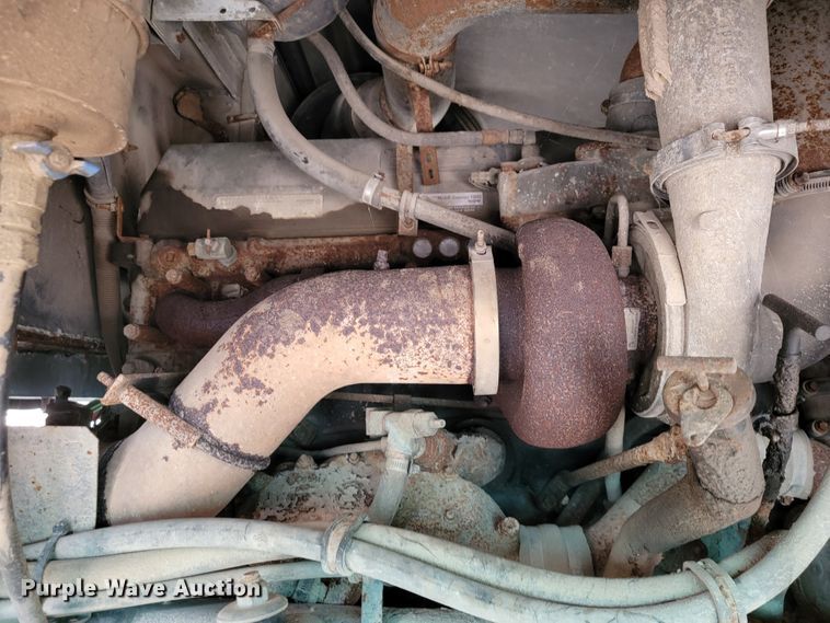 image for item KD9492 1994 International 9400  fertilizer delivery truck