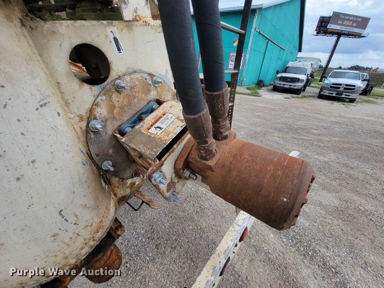 image for item KD9492 1994 International 9400  fertilizer delivery truck