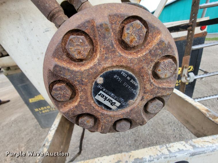 image for item KD9492 1994 International 9400  fertilizer delivery truck