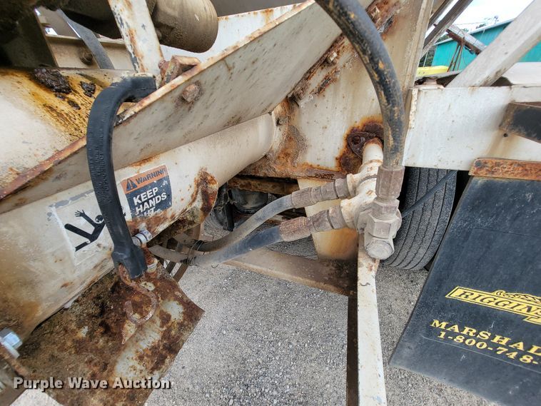 image for item KD9492 1994 International 9400  fertilizer delivery truck