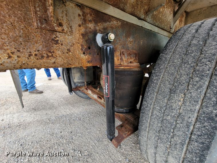 image for item KD9492 1994 International 9400  fertilizer delivery truck