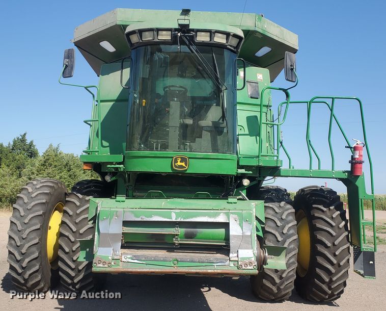 image for item KK9325 2005 John Deere 9860 STS  combine
