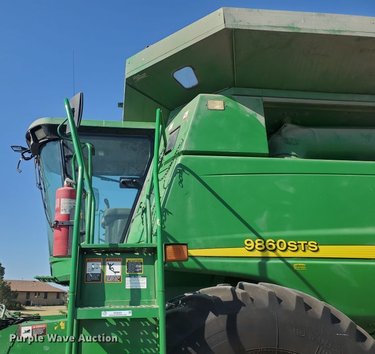 image for item KK9325 2005 John Deere 9860 STS  combine
