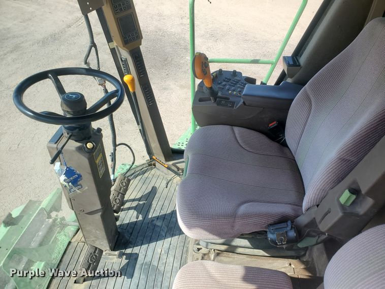 image for item KK9325 2005 John Deere 9860 STS  combine