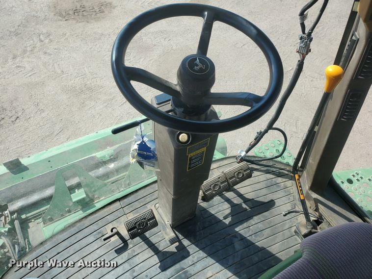 image for item KK9325 2005 John Deere 9860 STS  combine